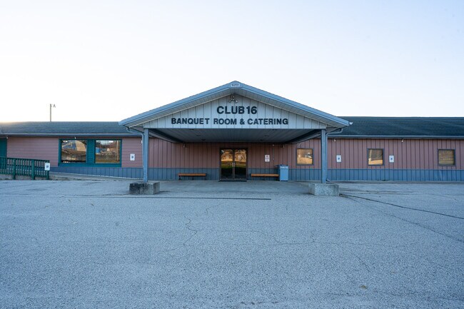 Plus de détails pour 1615 W Wisconsin St, Sparta, WI - Spécialité à vendre