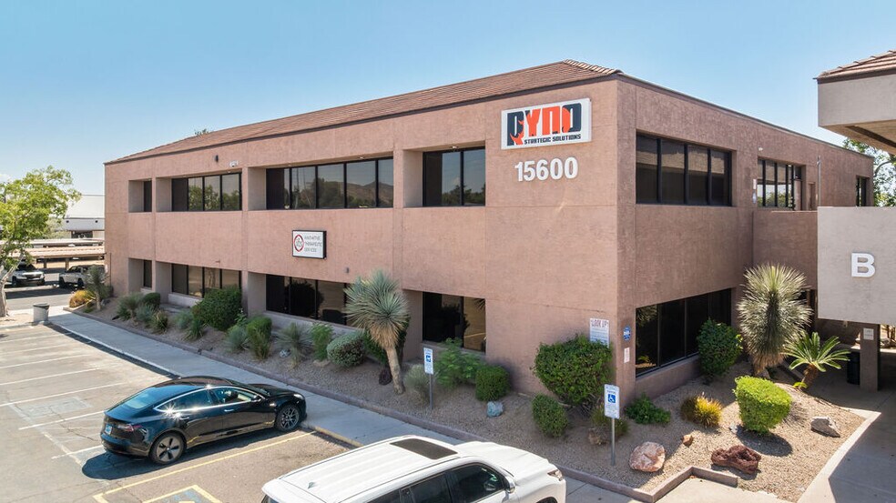15600-15650 N Black Canyon Hwy, Phoenix, AZ à louer - Photo du bâtiment - Image 3 de 17