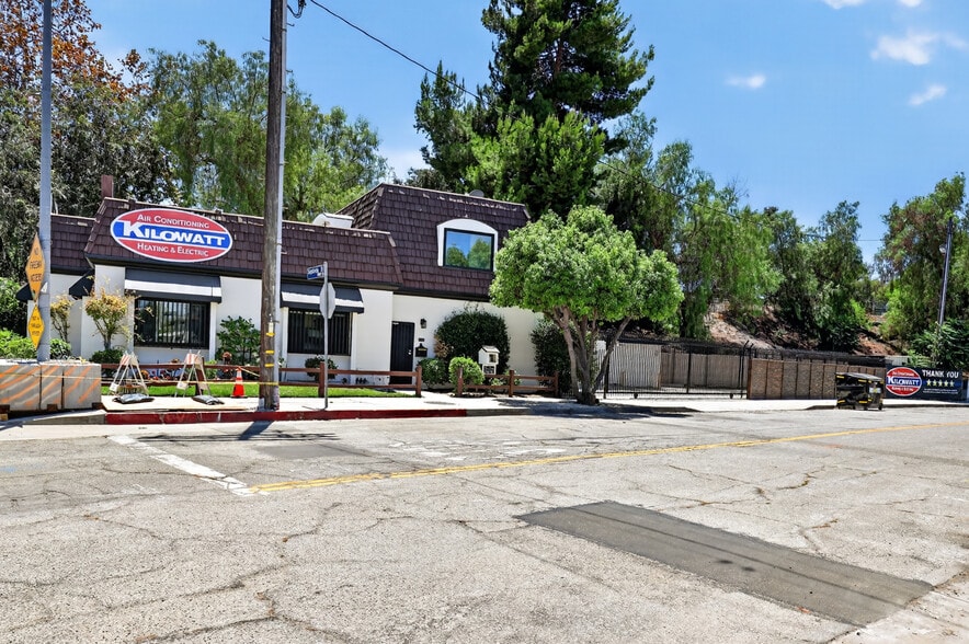 15300 Morrison St, Sherman Oaks, CA for sale - Building Photo - Image 1 of 20