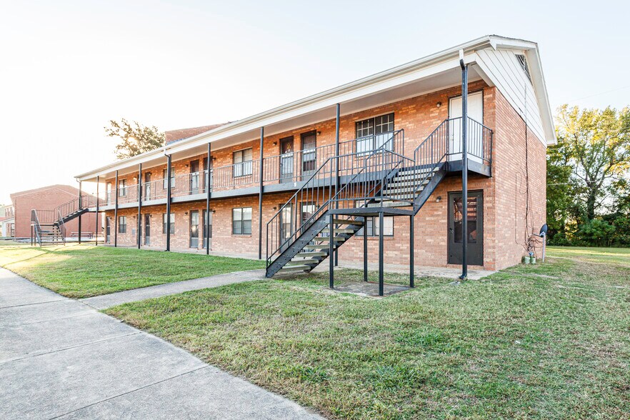 2226 Merrill Dr, Forrest City, AR à vendre - Photo du bâtiment - Image 3 de 20