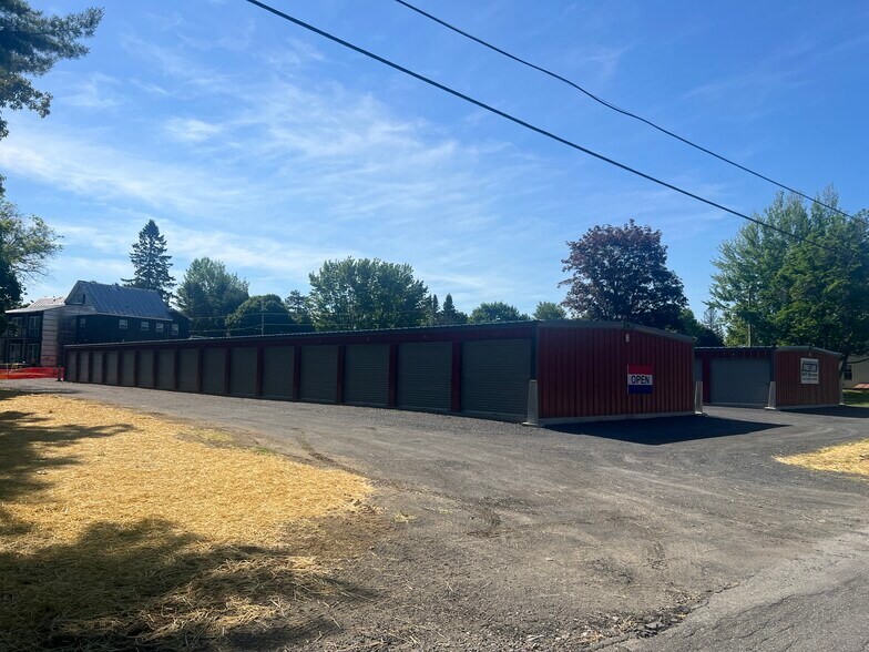 132 River Rd & 73 Weston Ave, Madison, ME for sale - Building Photo - Image 3 of 4