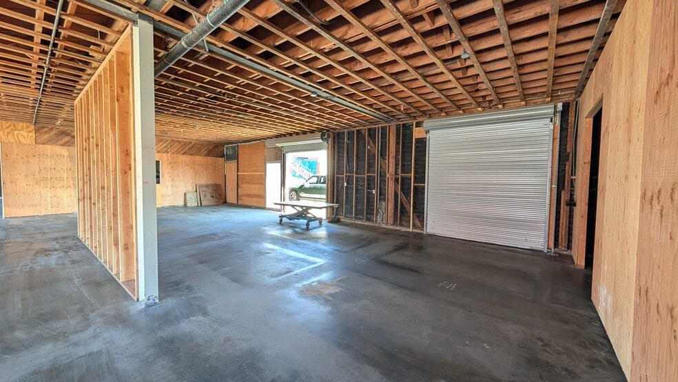 3318 W Jefferson Blvd, Los Angeles, CA à vendre - Photo du bâtiment - Image 3 de 11