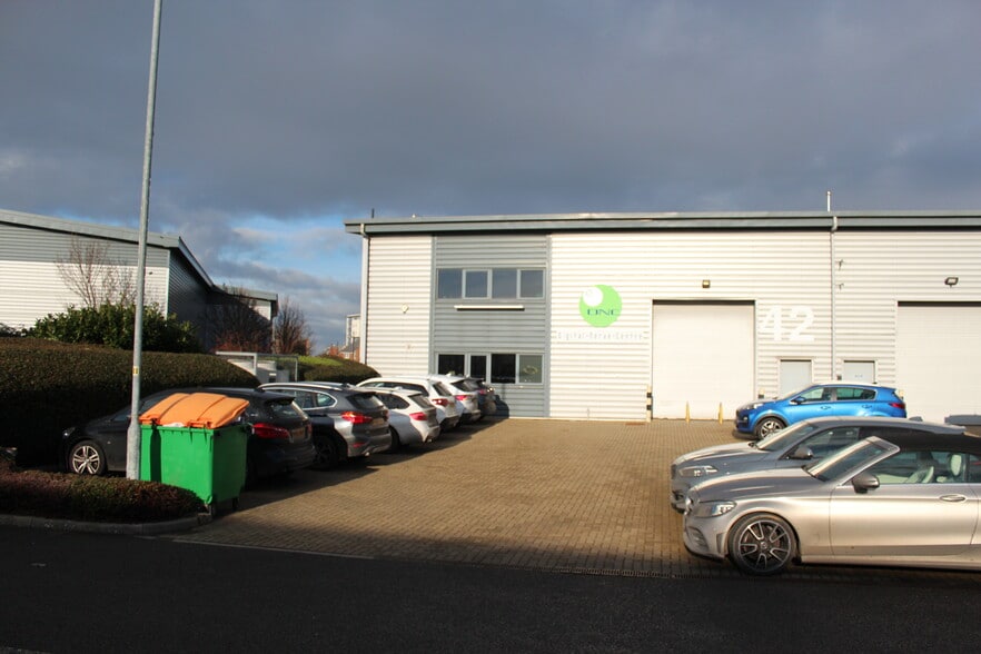 Armstrong Rd, London for lease - Building Photo - Image 3 of 4