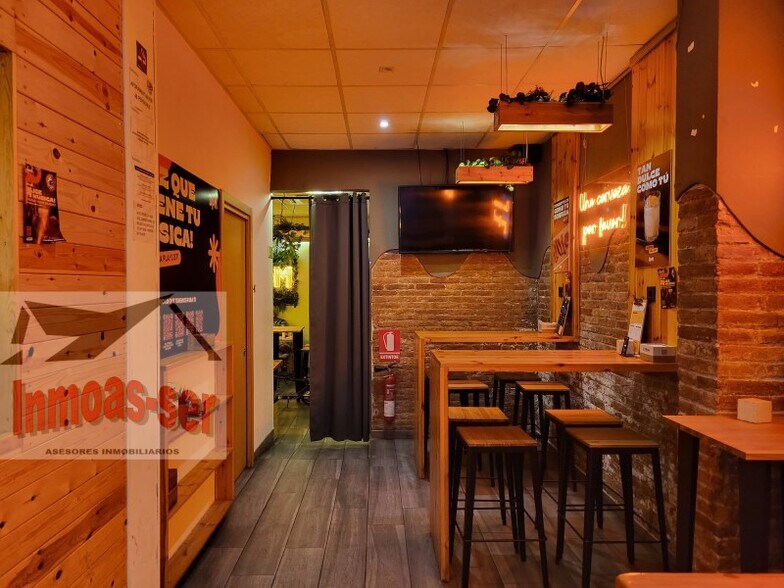 Retail in Barcelona, Barcelona for lease - Interior Photo - Image 2 of 5