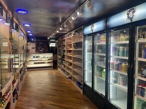 120 E 7th St, New York, NY à louer Photo intérieure- Image 2 de 6