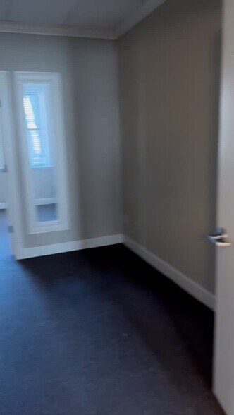 102-112 Main St, Lagrange, GA à louer - Vidéo sur l’inscription commerciale - Image 2 de 10