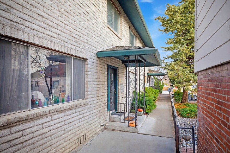 621 Humboldt St, Reno, NV à vendre - Photo du bâtiment - Image 3 de 26