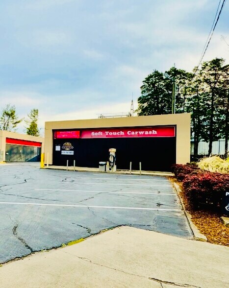 1025 Burkemont Ave ave, Morganton, NC à louer - Photo du bâtiment - Image 2 de 13