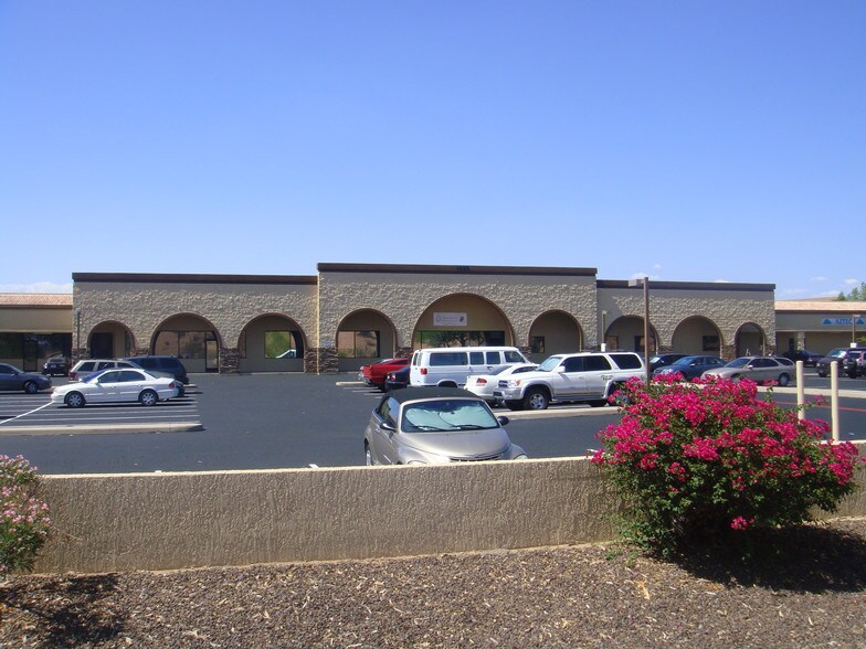 7400 W Olive Ave, Peoria, AZ à louer - Photo principale - Image 1 de 7