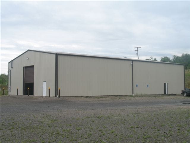 Northpointe Drive/Pointe Plaza - 30 AC portefeuille de 4 propriétés à vendre sur LoopNet.ca - Photo principale - Image 1 de 38