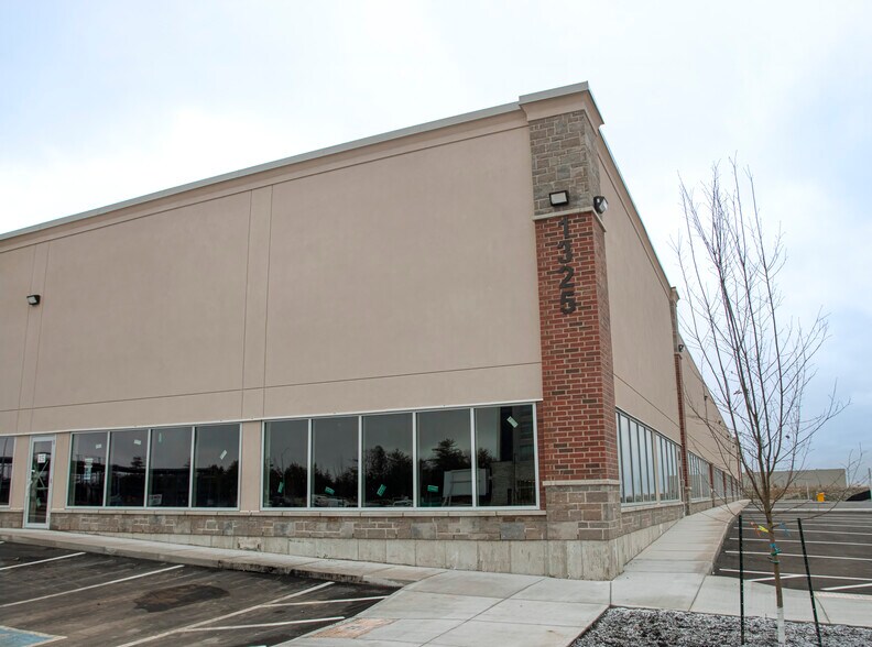 1325 Centennial Dr, Kingston, ON à louer - Photo du bâtiment - Image 2 de 16