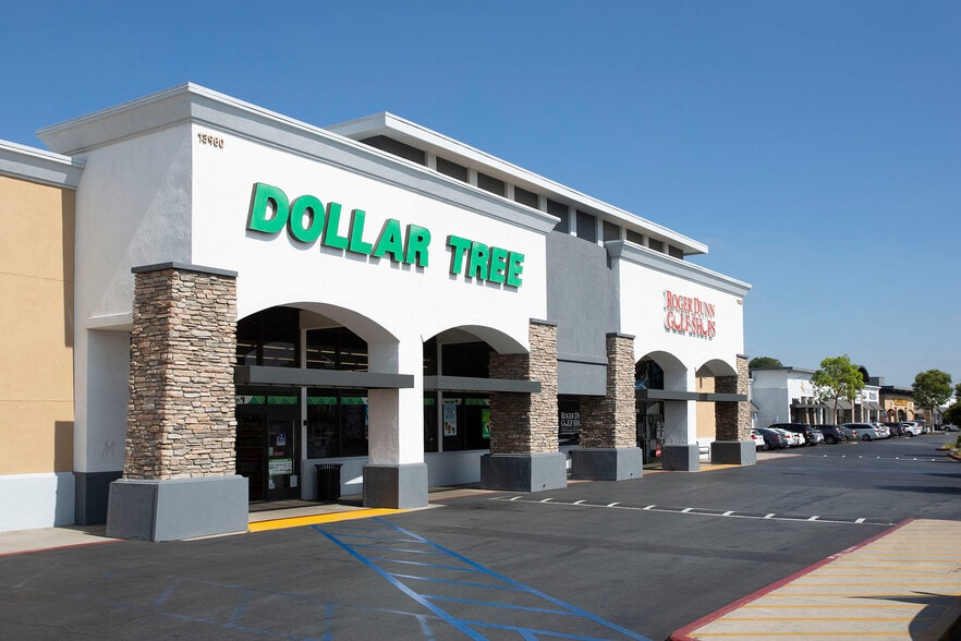 13904-13962 Seal Beach Blvd, Seal Beach, CA for lease - Building Photo - Image 2 of 12