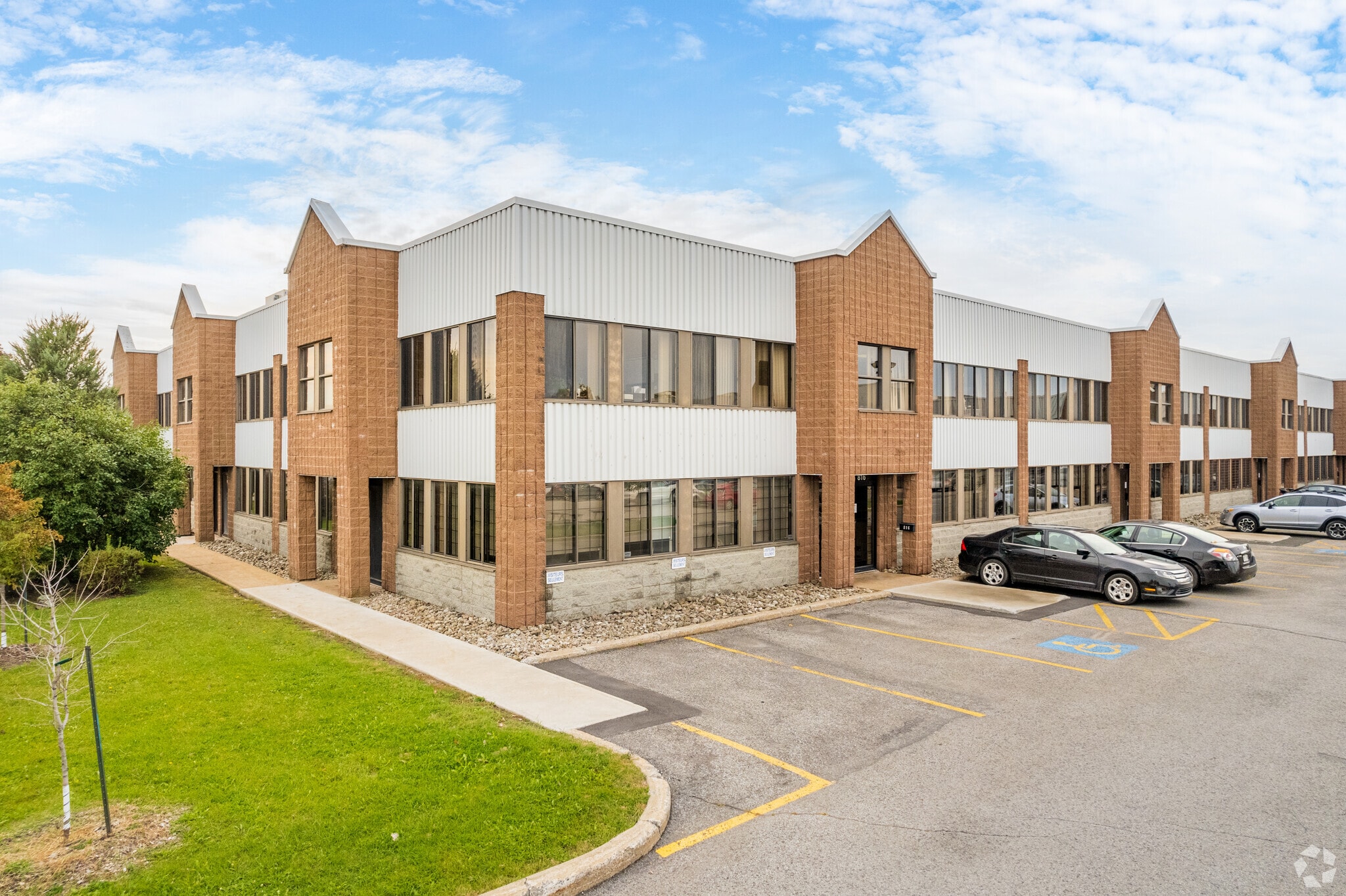 784-818 Boul Guimond, Longueuil, QC for lease Building Photo- Image 1 of 6