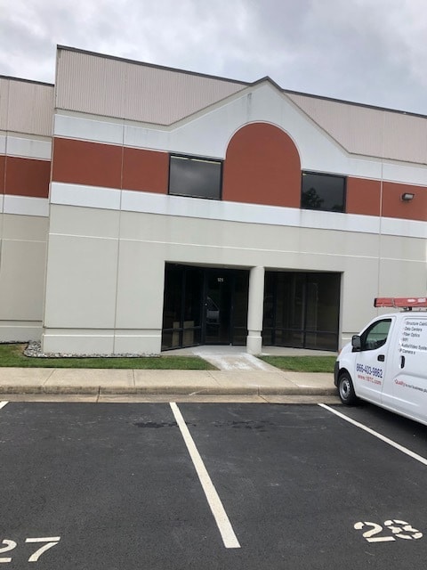 22923 Quicksilver Dr, Sterling, VA for lease Building Photo- Image 1 of 10