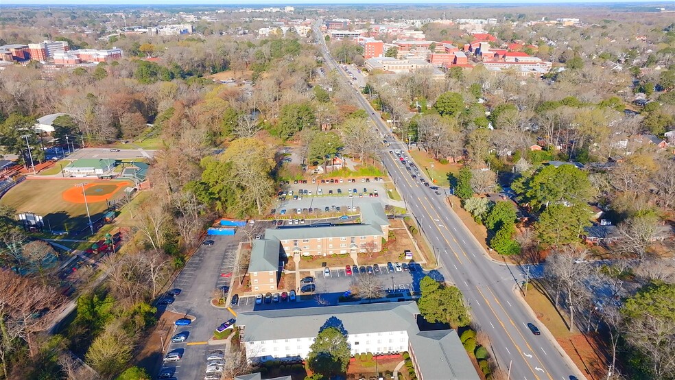 1106 E 10th St, Greenville, NC for lease - Commercial Listing Video - Image 2 of 5