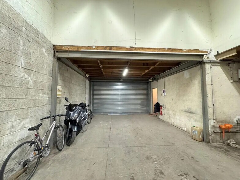 Local d'activités dans Houilles à vendre - Photo du bâtiment - Image 1 de 11