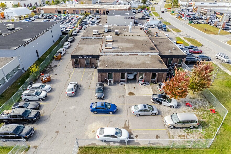 26 Bramsteele Rd, Brampton, ON à vendre - Photo du bâtiment - Image 1 de 23