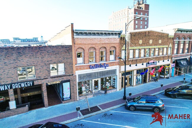 Plus de détails pour 812 E Broadway, Columbia, MO - Commerce de détail à vendre