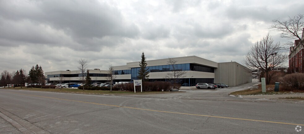 35 Minthorn Blvd, Markham, ON à louer - Photo du bâtiment - Image 3 de 18