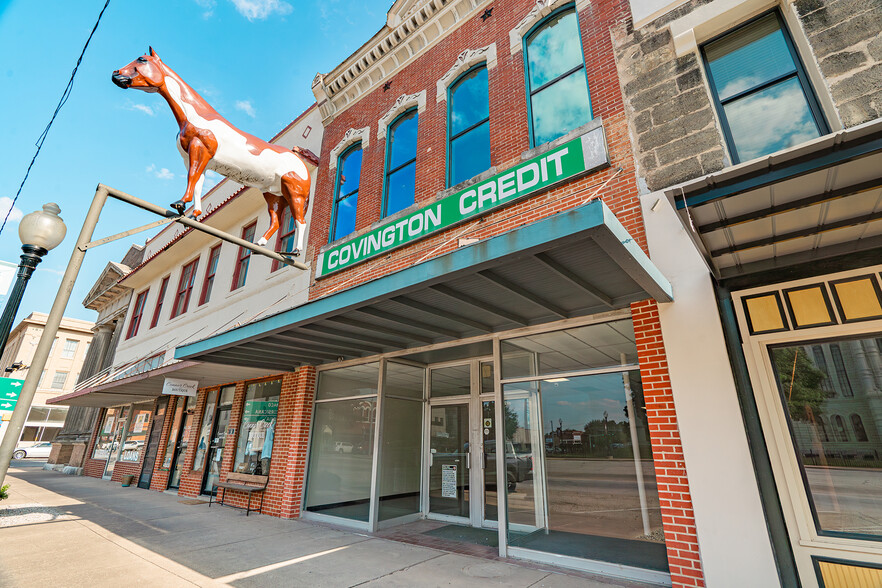 56 W Elm St, Hillsboro, TX à louer - Photo du bâtiment - Image 2 de 15