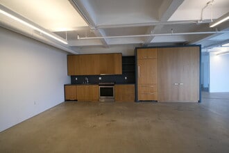 806 E 3rd St, Los Angeles, CA for lease Interior Photo- Image 2 of 6