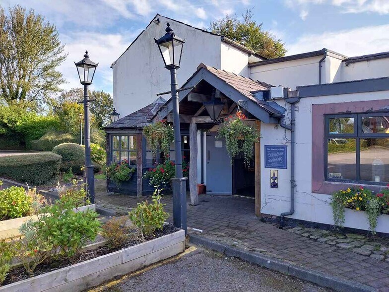 Ormskirk Rd, Ormskirk à vendre - Photo du bâtiment - Image 2 de 13