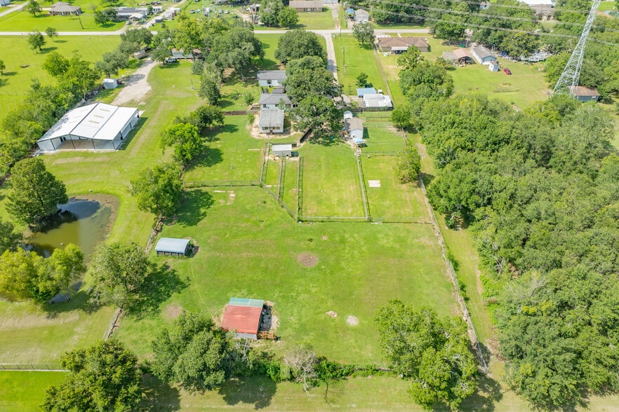 2230 Nancy St, Alvin, TX for sale - Building Photo - Image 2 of 54