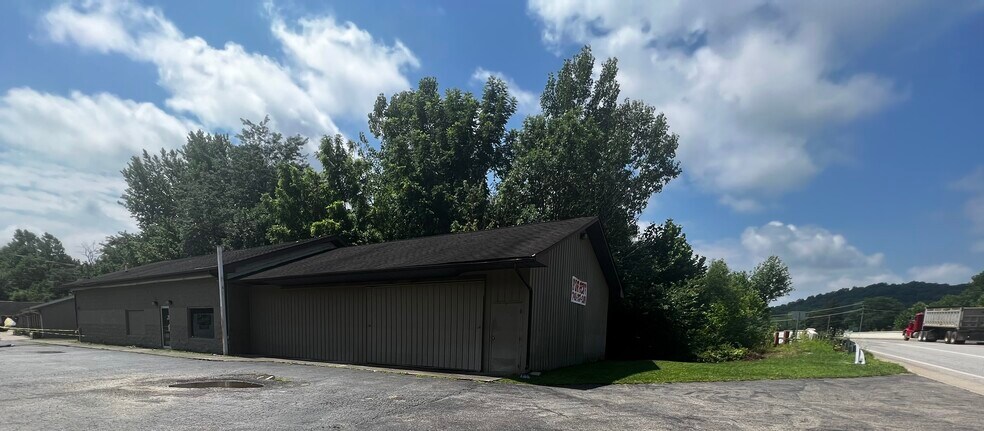 16063 State Route 33, Nelsonville, OH à vendre - Photo du bâtiment - Image 2 de 2