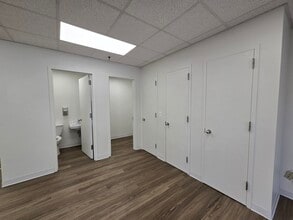 40 Commerce Dr, Hauppauge, NY for lease Interior Photo- Image 2 of 6