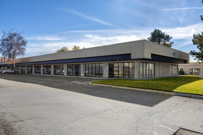Plus de détails pour 230 S Rock Blvd, Reno, NV - Local d'activités à louer