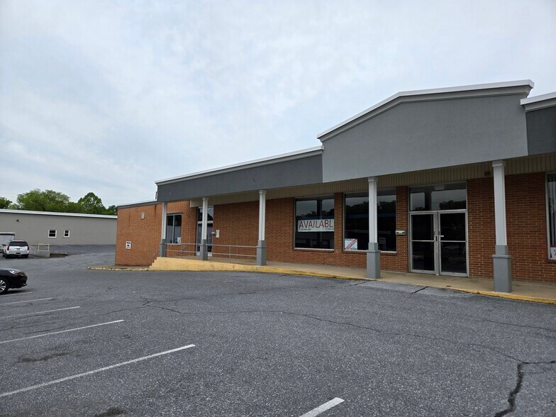 2204-2210 Old Gettysburg Rd, Camp Hill, PA for lease - Building Photo - Image 1 of 14