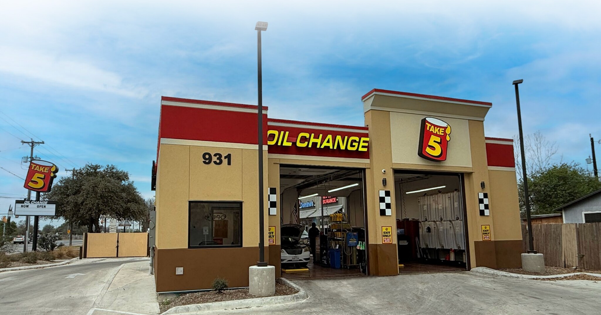 931 S General McMullen Dr, San Antonio, TX for sale Building Photo- Image 1 of 9