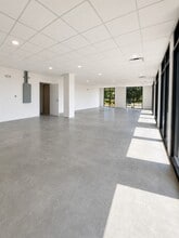 1400 E Hoffer St, Kokomo, IN for lease Interior Photo- Image 1 of 4