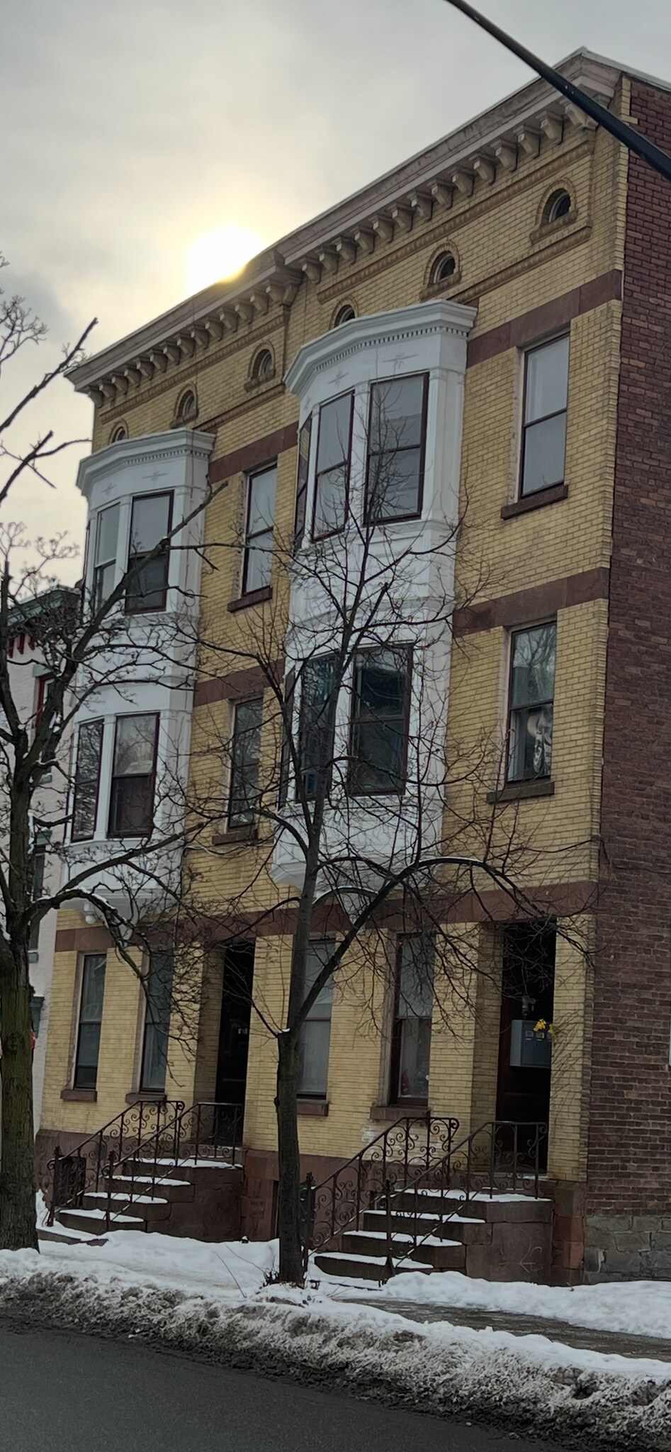 Madison and Jefferson Ave portefeuille de 3 propriétés à vendre sur LoopNet.ca Photo principale- Image 1 de 4