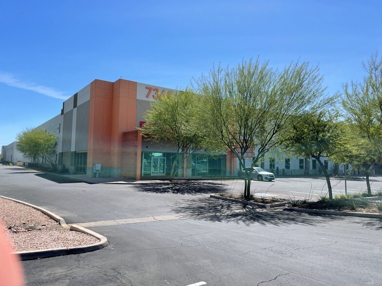 7360 S Kyrene Rd, Tempe, AZ for lease - Building Photo - Image 1 of 2