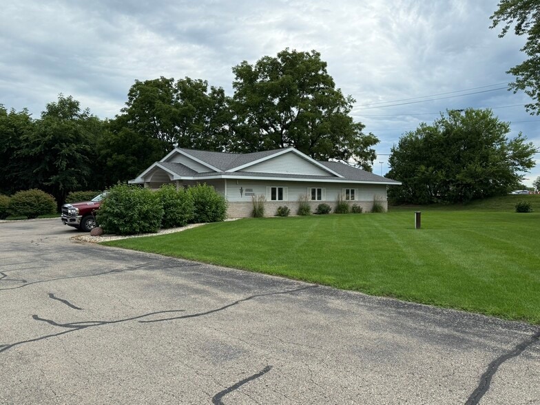 1900 US Highway 51 And 138, Stoughton, WI for sale - Primary Photo - Image 1 of 7