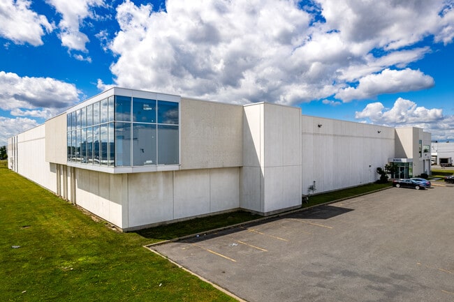More details for 9393 Boul Métropolitain E, Montréal, QC - Industrial for Lease