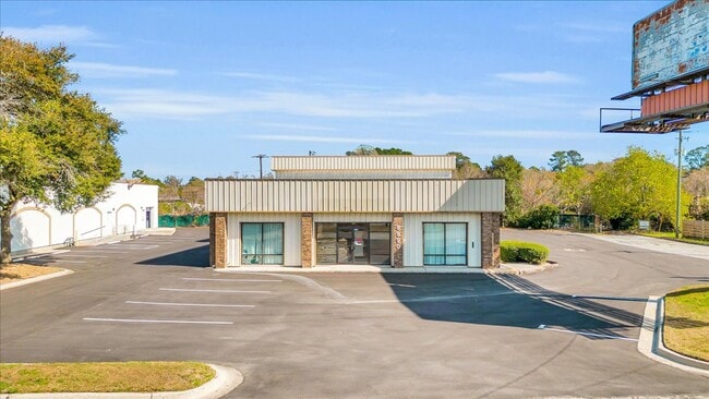 Plus de détails pour 8890 Abercorn St, Savannah, GA - Commerce de détail à vendre