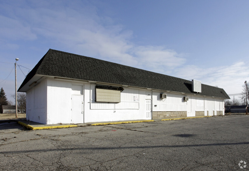 3131 E Pontiac St, Fort Wayne, IN for lease - Building Photo - Image 1 of 2