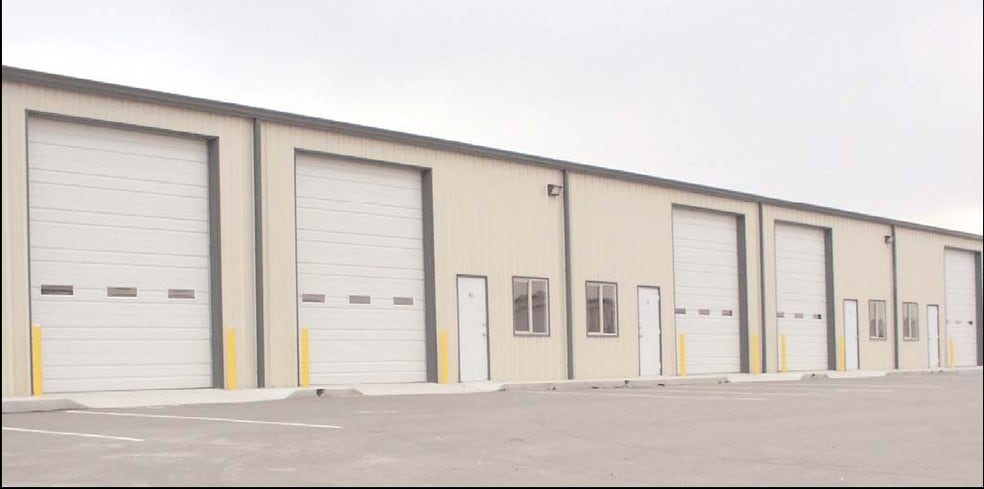 8085 Oneida St, Commerce City, CO for lease - Building Photo - Image 2 of 21