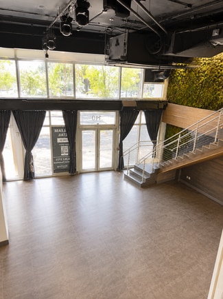 Plus de détails pour 1100 S Miami Ave, Miami, FL - Commerce de détail à louer