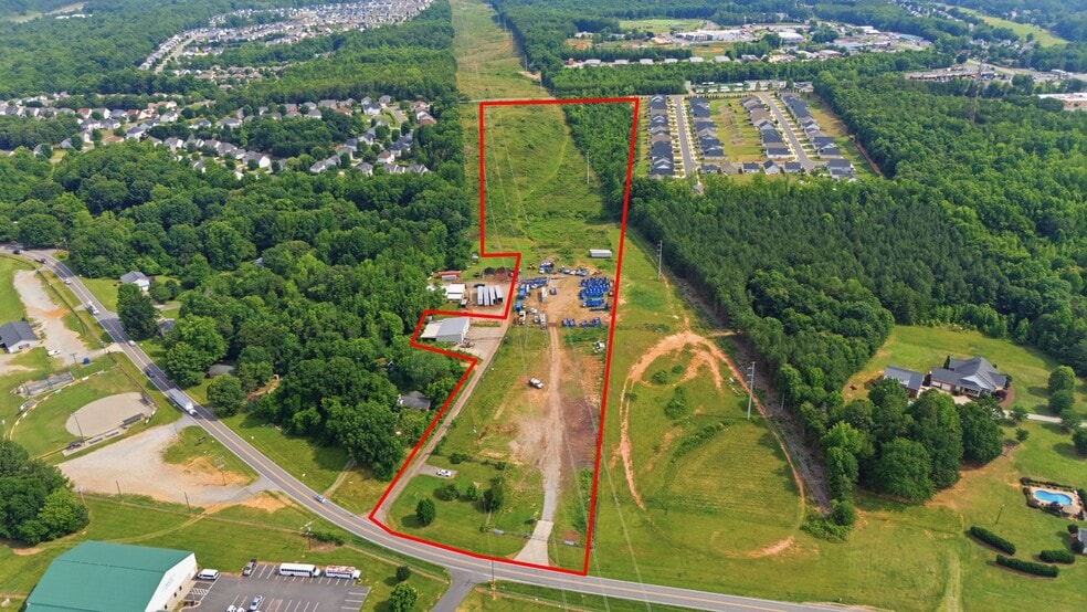 8167 Optimist Club Rd, Denver, NC for sale - Building Photo - Image 2 of 23