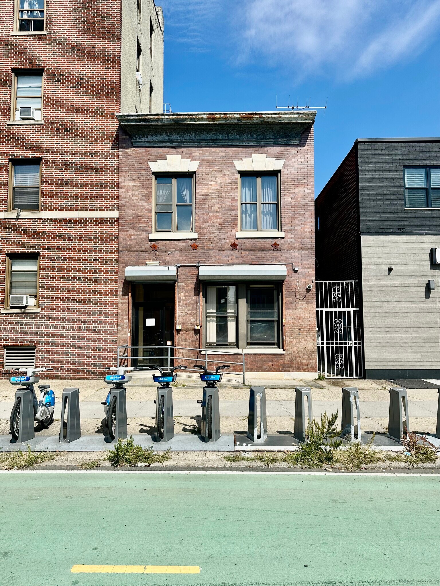 3005 31st Ave, Astoria, NY à louer Photo du bâtiment- Image 1 de 23