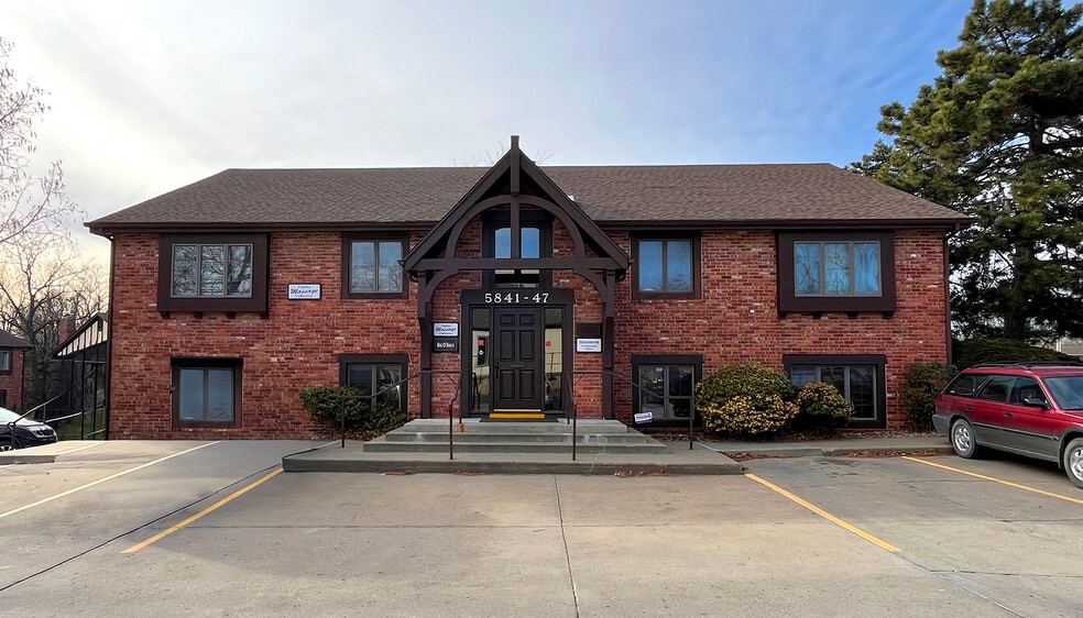 5841-5847 SW 29th St, Topeka, KS for lease - Building Photo - Image 1 of 2