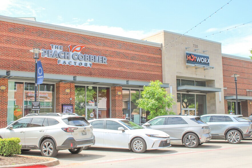 700 E Campbell Rd, Richardson, TX à vendre - Photo du bâtiment - Image 2 de 11