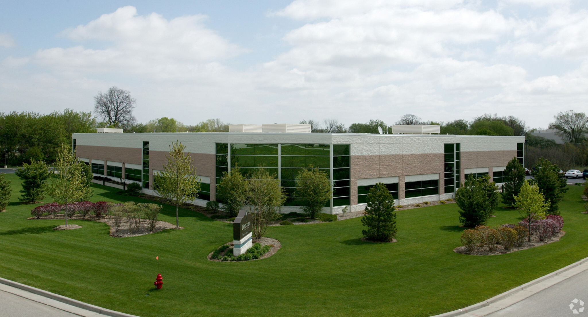 3070 Gateway Rd, Brookfield, WI à vendre Photo du bâtiment- Image 1 de 1