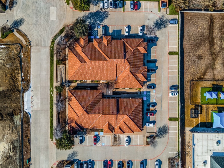 1809 Golden Trl, Carrollton, TX à vendre - Aérien - Image 3 de 8