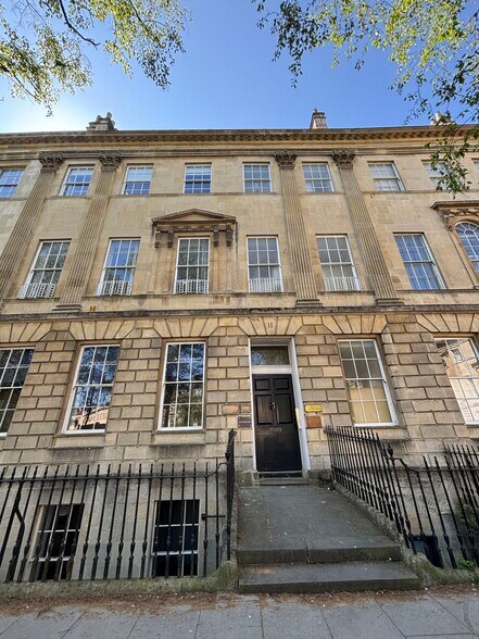 11 Laura Pl, Bath à louer - Photo du bâtiment - Image 1 de 6