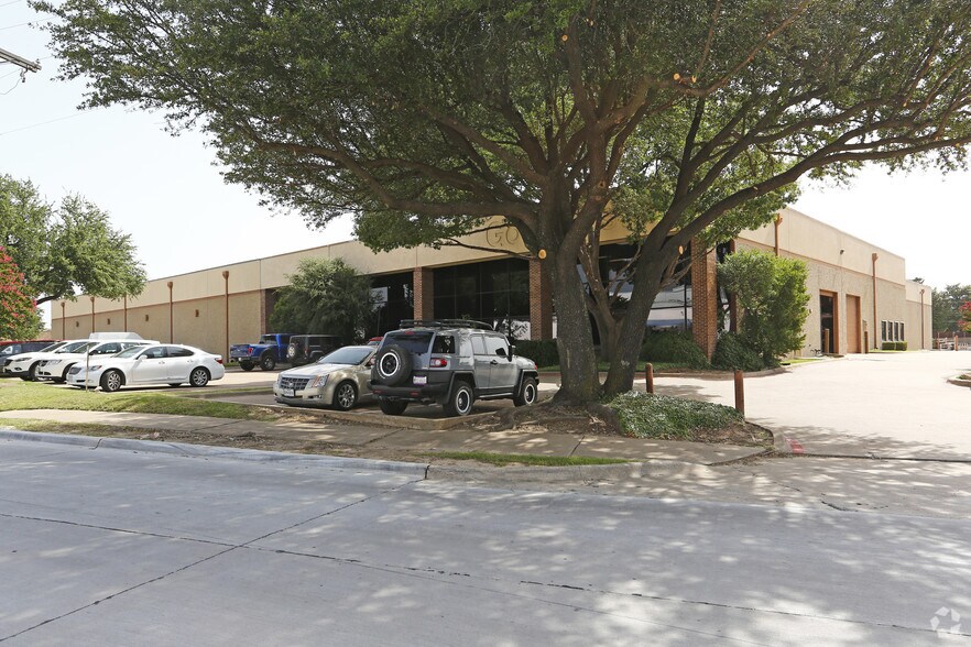 420 Grove Rd N, Richardson, TX à vendre - Photo du bâtiment - Image 2 de 6