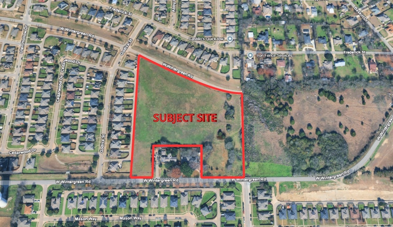 1801 W Wintergreen Rd, Lancaster, TX for sale Primary Photo- Image 1 of 2